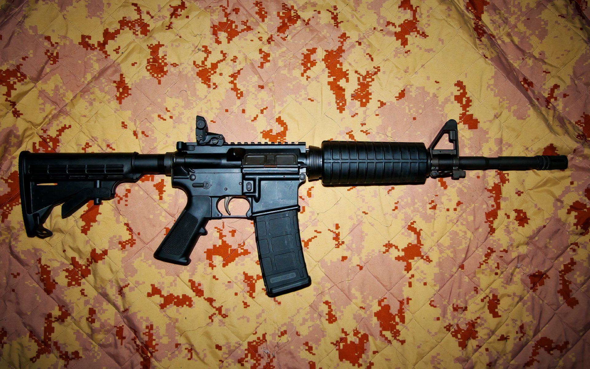 FB体育下载-“高新体育中心健力赛：选手们挑战极限重量，赛场气氛紧张”