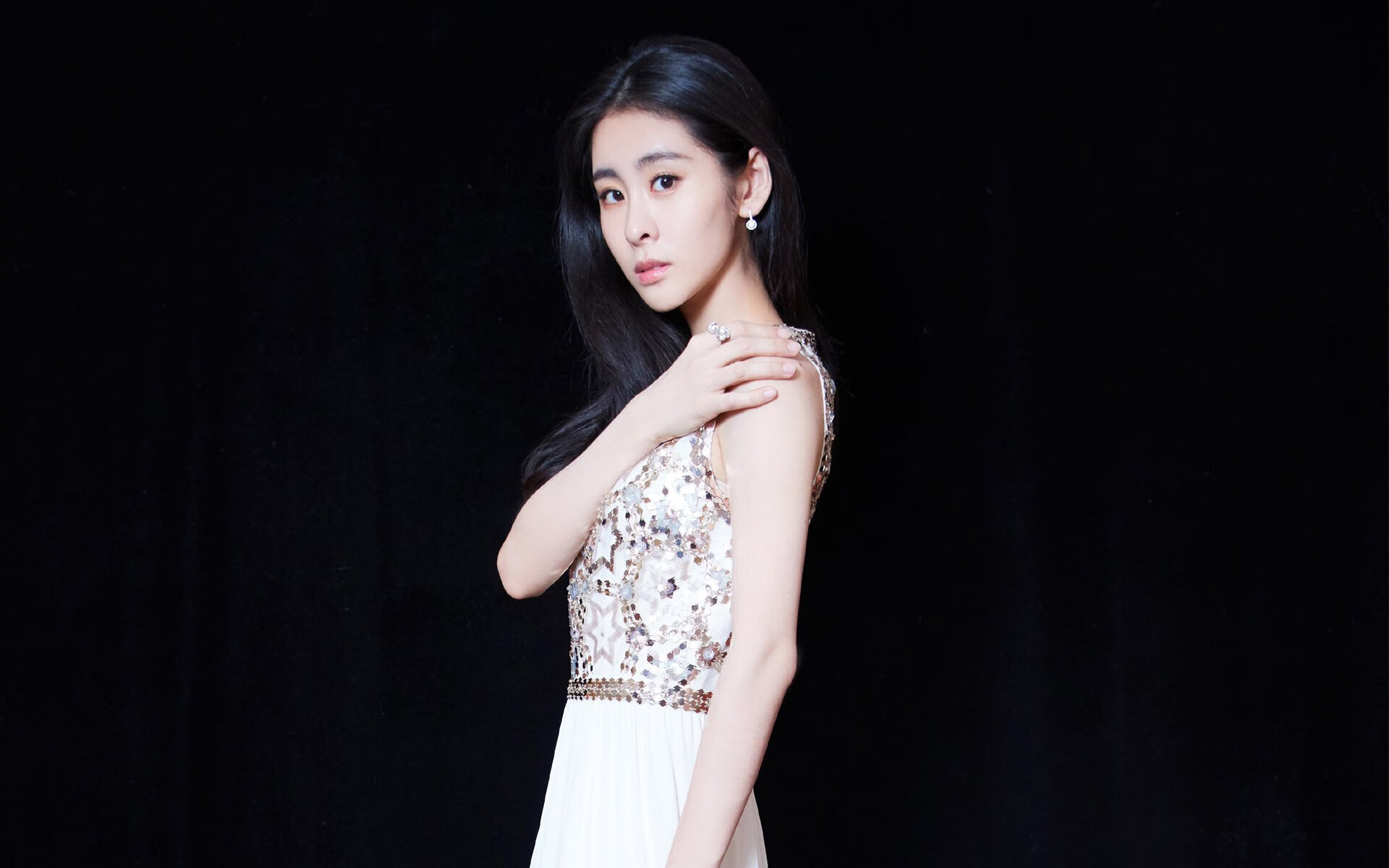 fb体育中国官网-英超疯狂反击：速度与力量的极致演绎，英超 速度